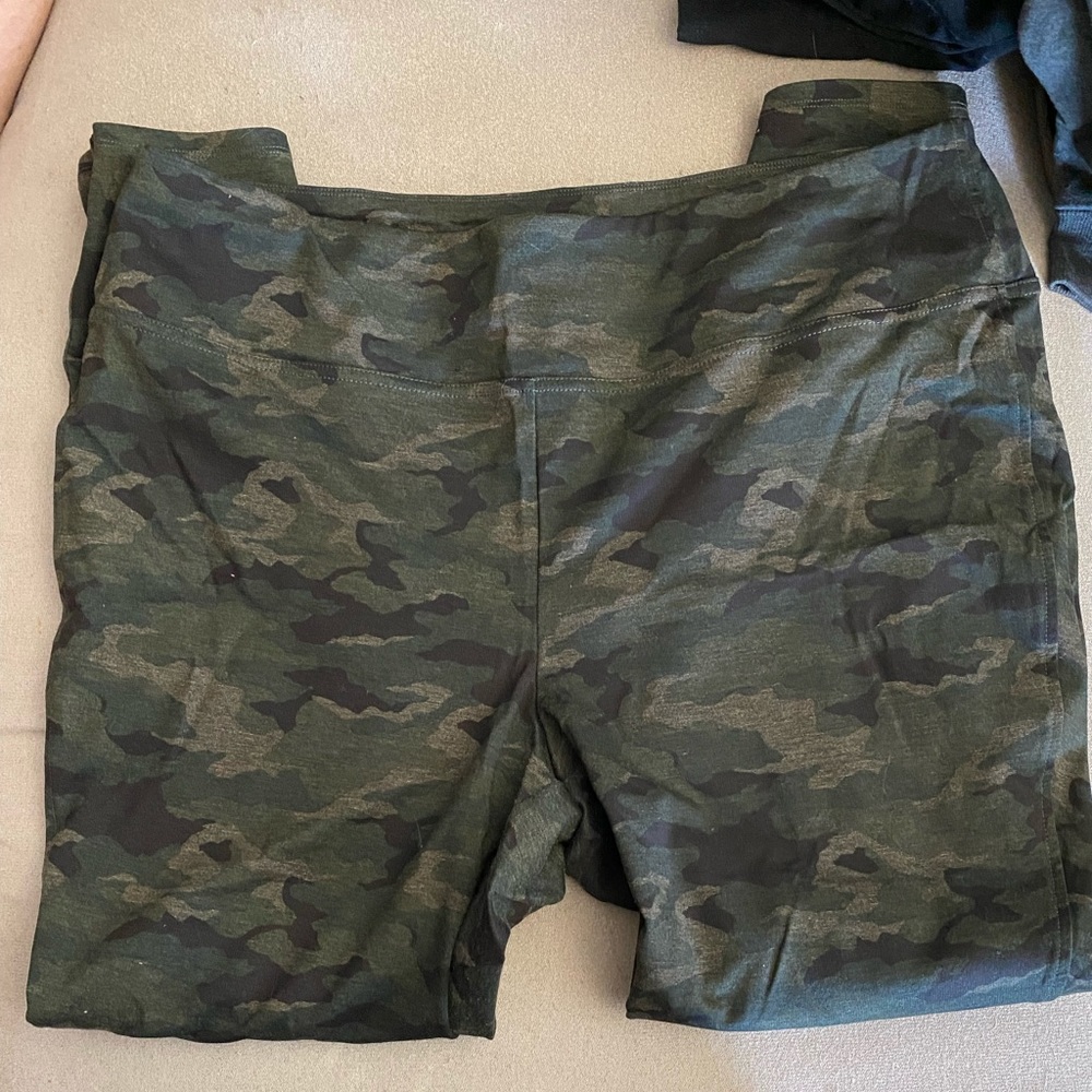 Camo leggings